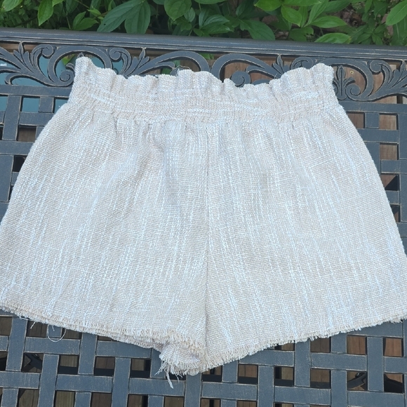Umgee High Waist Cream Shorts with Belt - Picture 3 of 4